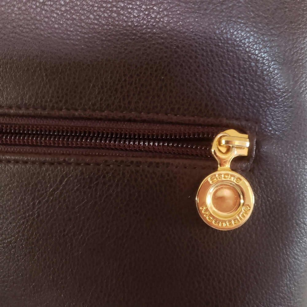 Vintage Stone Mountain Brown Crossbody Bag, crafted from genuine soft leather. - Picture 8 of 16